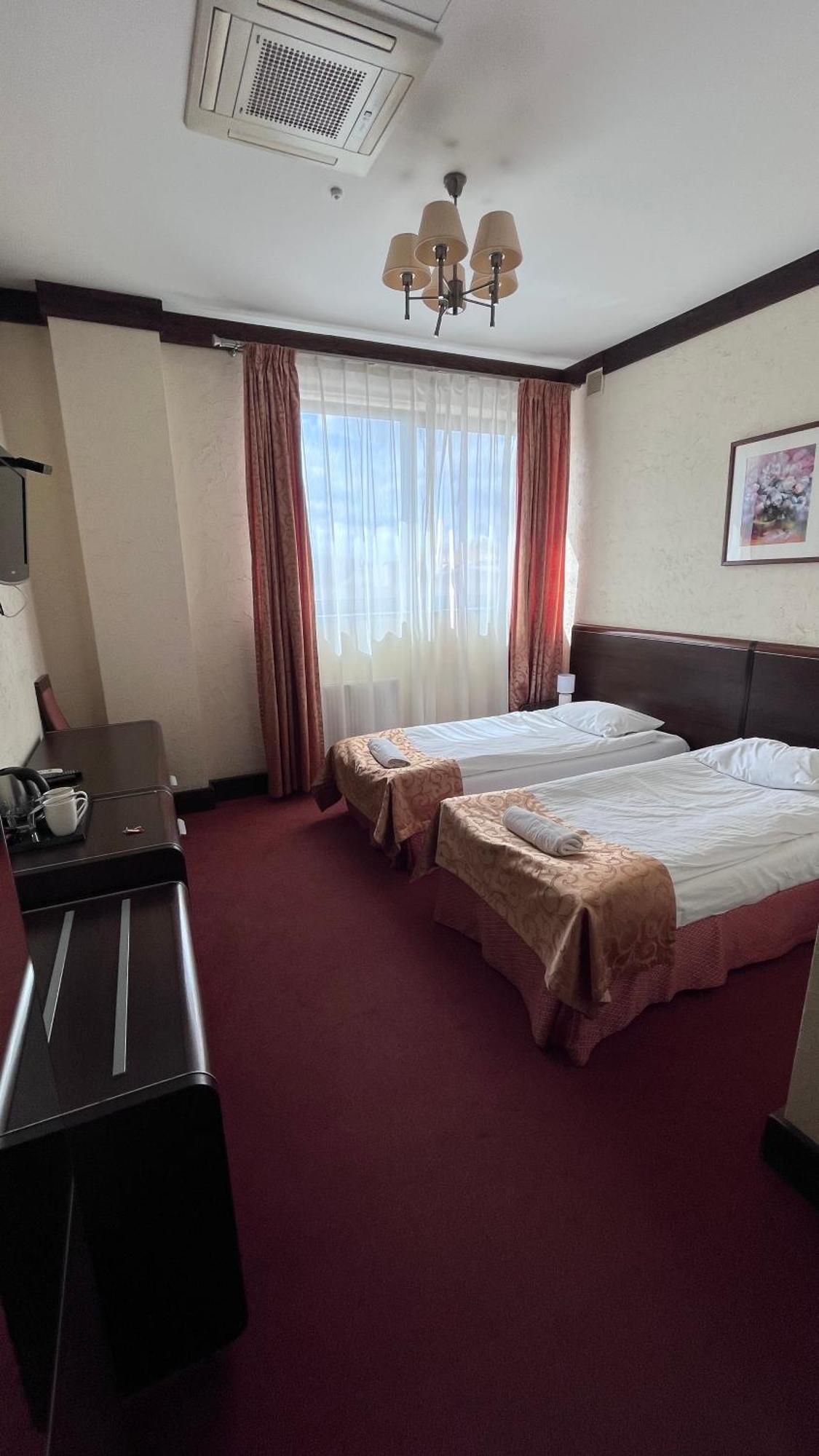 Hotel Neptun Lehnice Exteriér fotografie